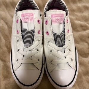 Converse ‘Maddie’ Slip On Double Tongue Girls Size 4